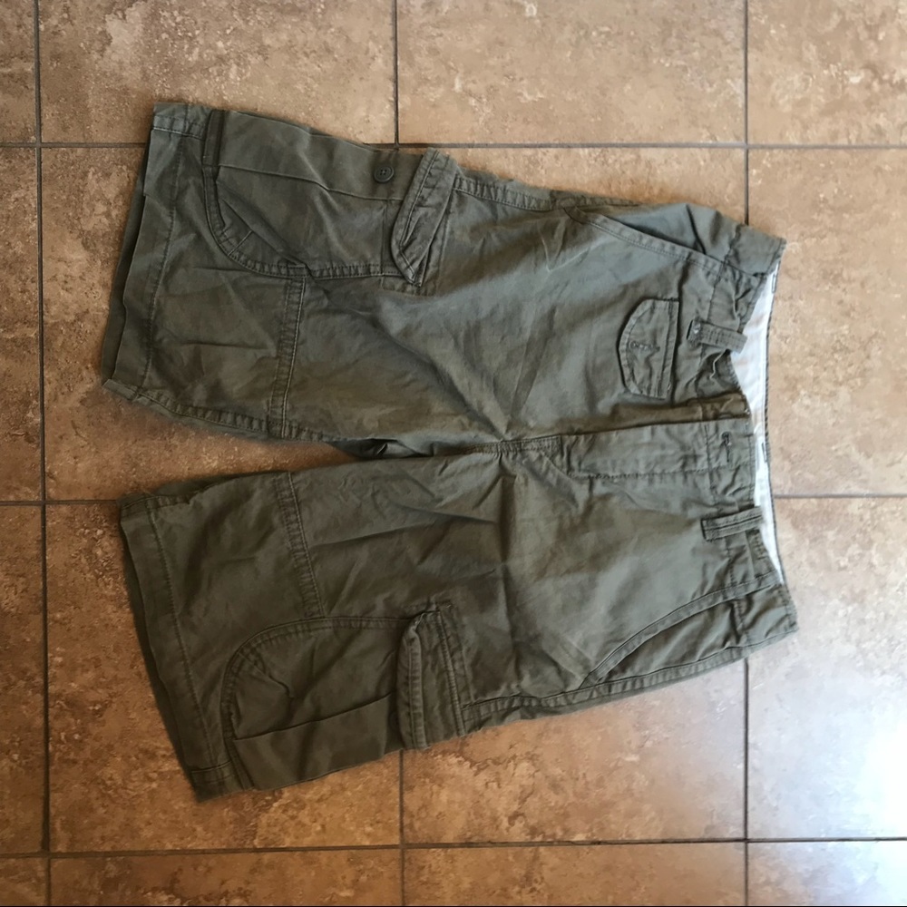 🎁 Gap Kids Cargo Shorts